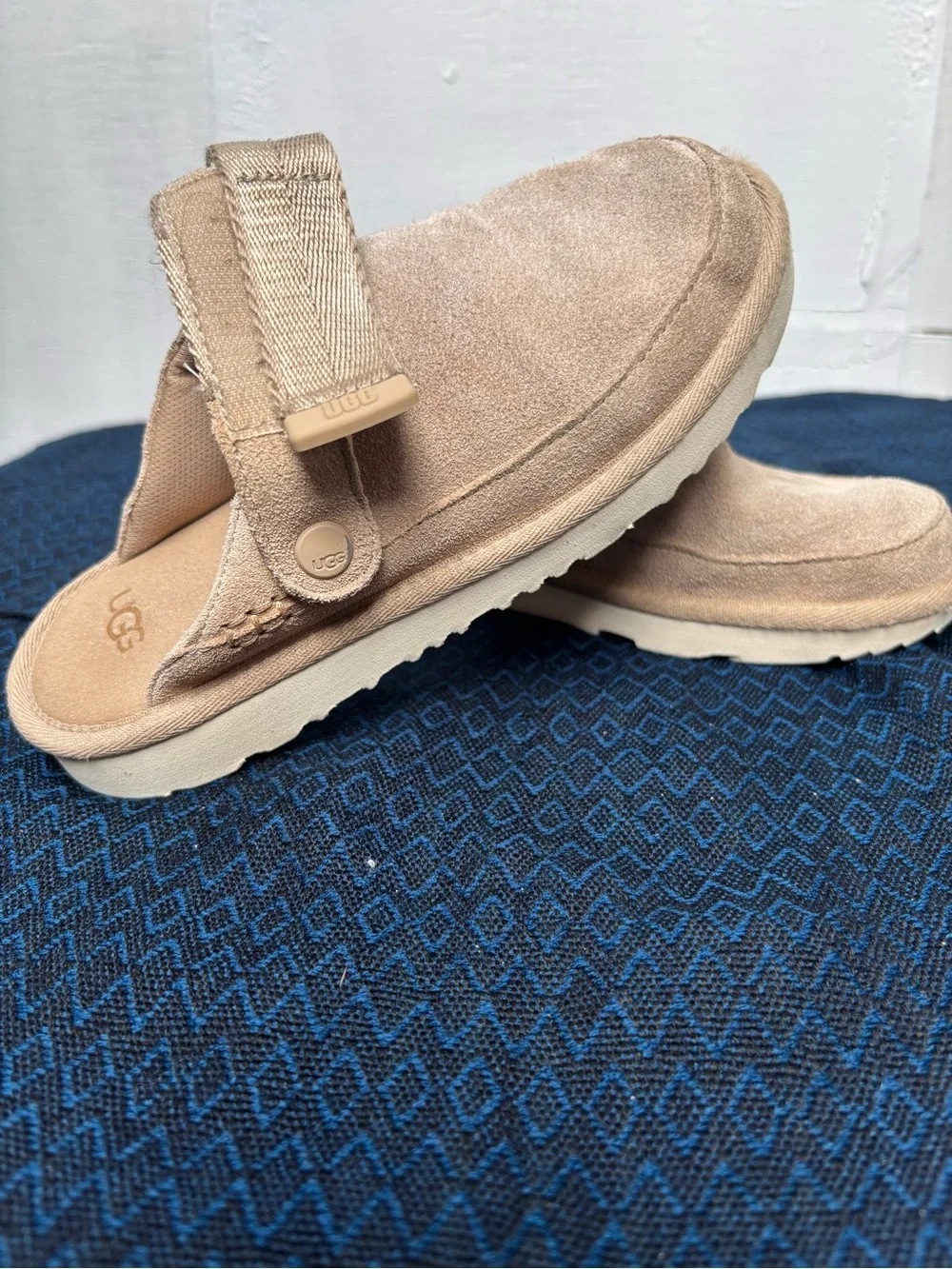 UGG Kids Suede Hook-and-Loop Slippers in Light Beige